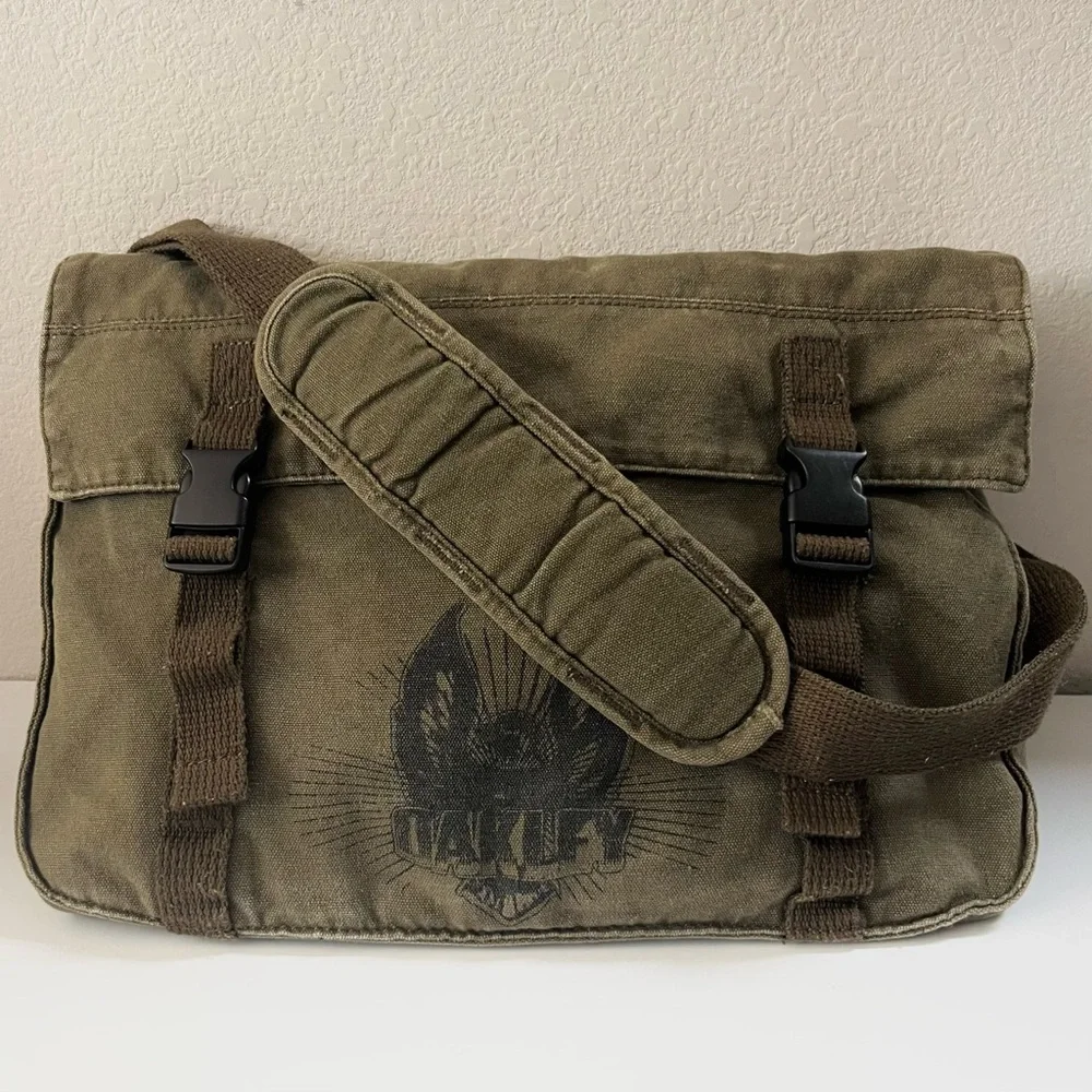 Vintage Oakley red shift Messenger Bag rare